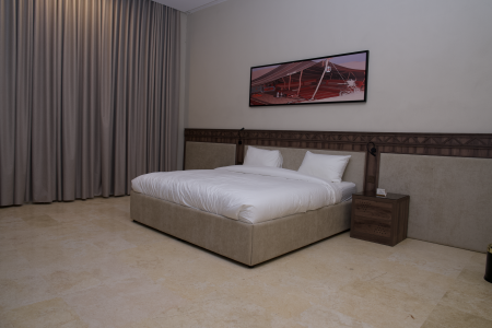 King size Bedroom 2